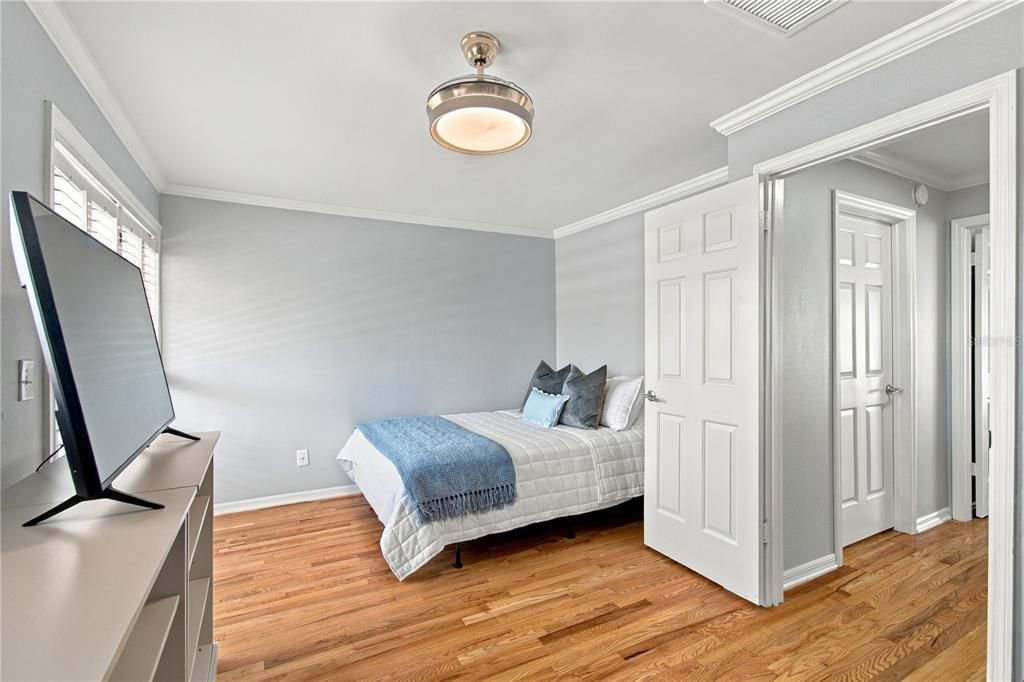 En Venta: $575,000 (2 camas, 2 baños, 1560 Pies cuadrados)