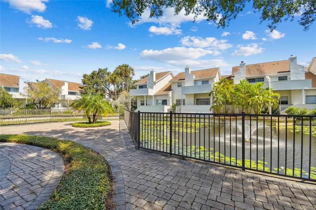 En Venta: $575,000 (2 camas, 2 baños, 1560 Pies cuadrados)