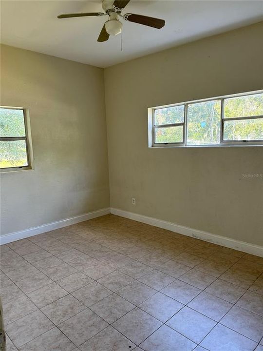 For Rent: $1,975 (4 beds, 2 baths, 1259 Square Feet)