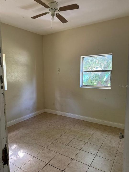 For Rent: $1,975 (4 beds, 2 baths, 1259 Square Feet)