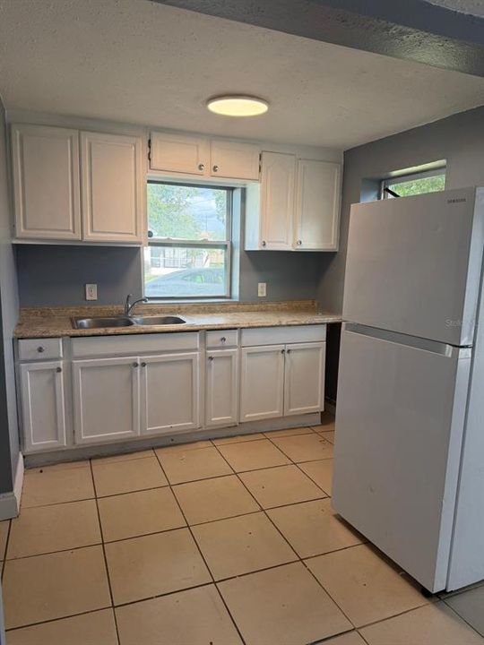For Sale: $319,000 (3 beds, 2 baths, 1100 Square Feet)