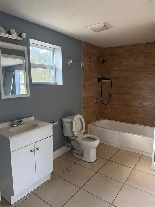 For Sale: $319,000 (3 beds, 2 baths, 1100 Square Feet)