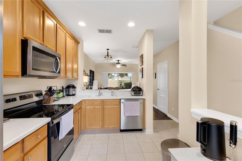 待售: $229,900 (2 贝兹, 2 浴室, 1071 平方英尺)