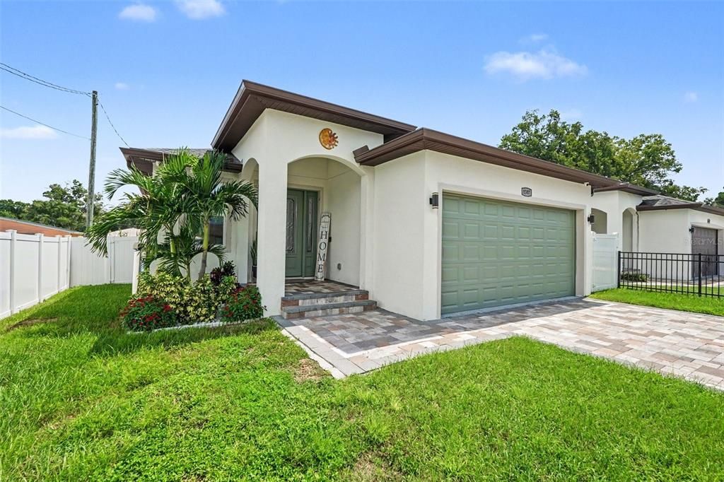 En Venta: $650,000 (3 camas, 2 baños, 1958 Pies cuadrados)