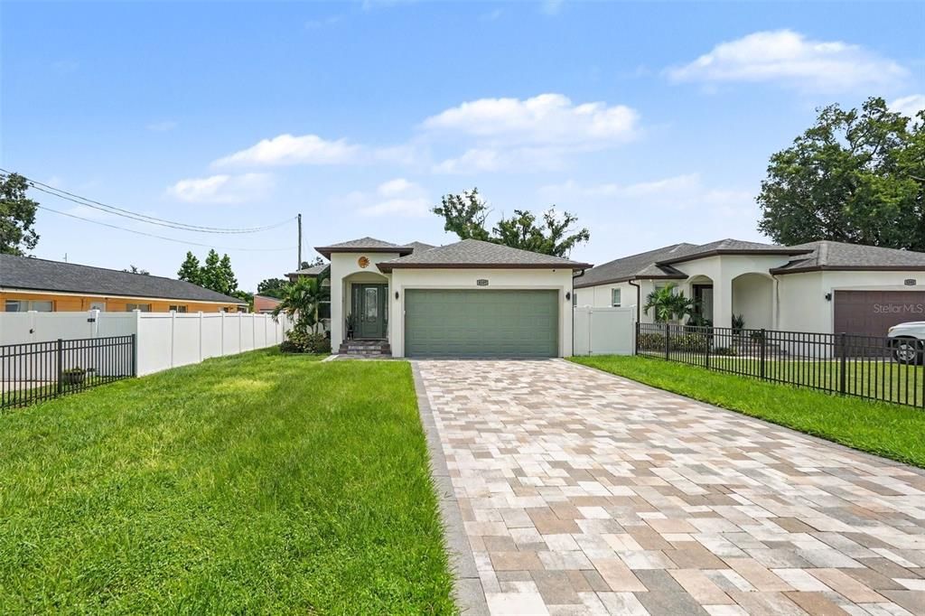 En Venta: $650,000 (3 camas, 2 baños, 1958 Pies cuadrados)