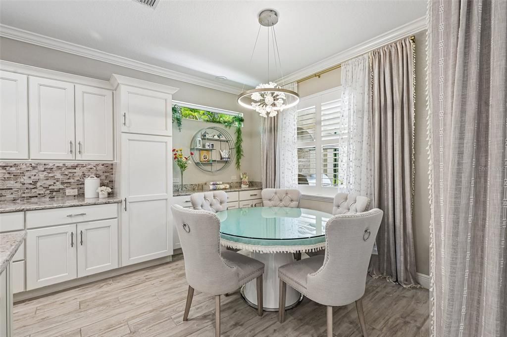 На продажу: $725,000 (3 спален, 2 ванн, 2203 Квадратных фут)