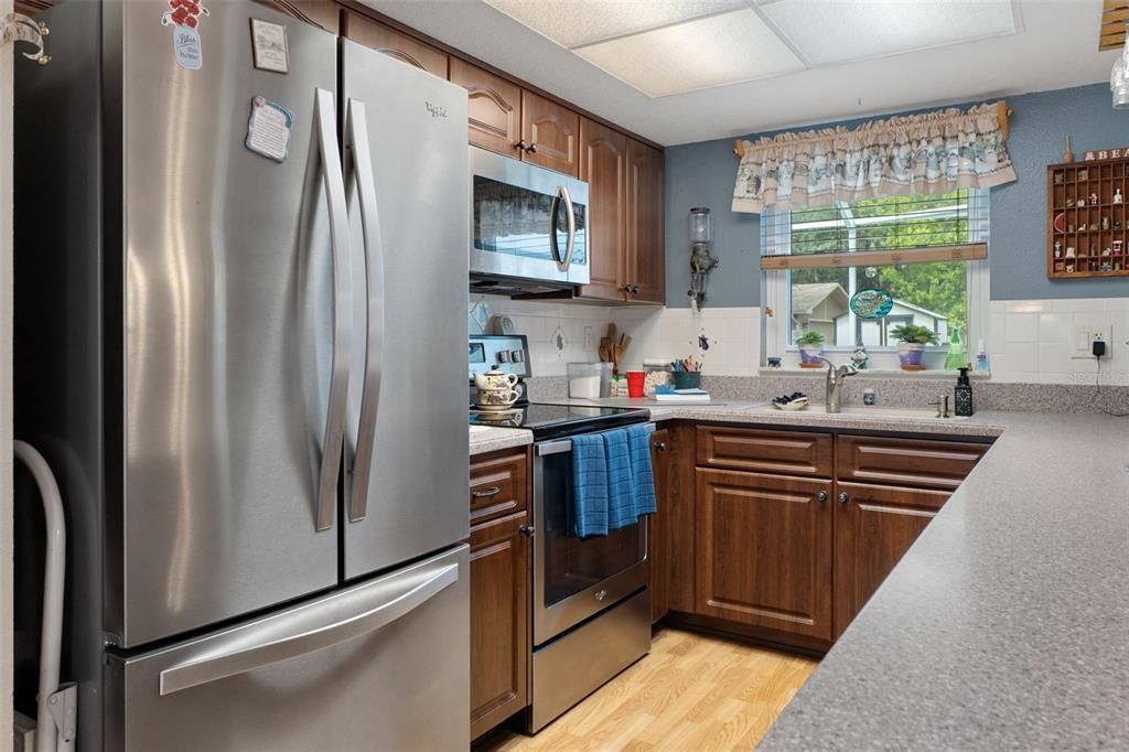 For Sale: $334,900 (2 beds, 2 baths, 1352 Square Feet)