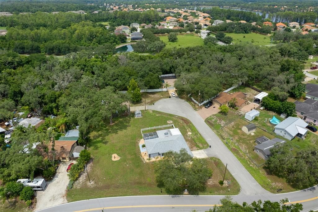 For Sale: $334,900 (2 beds, 2 baths, 1352 Square Feet)