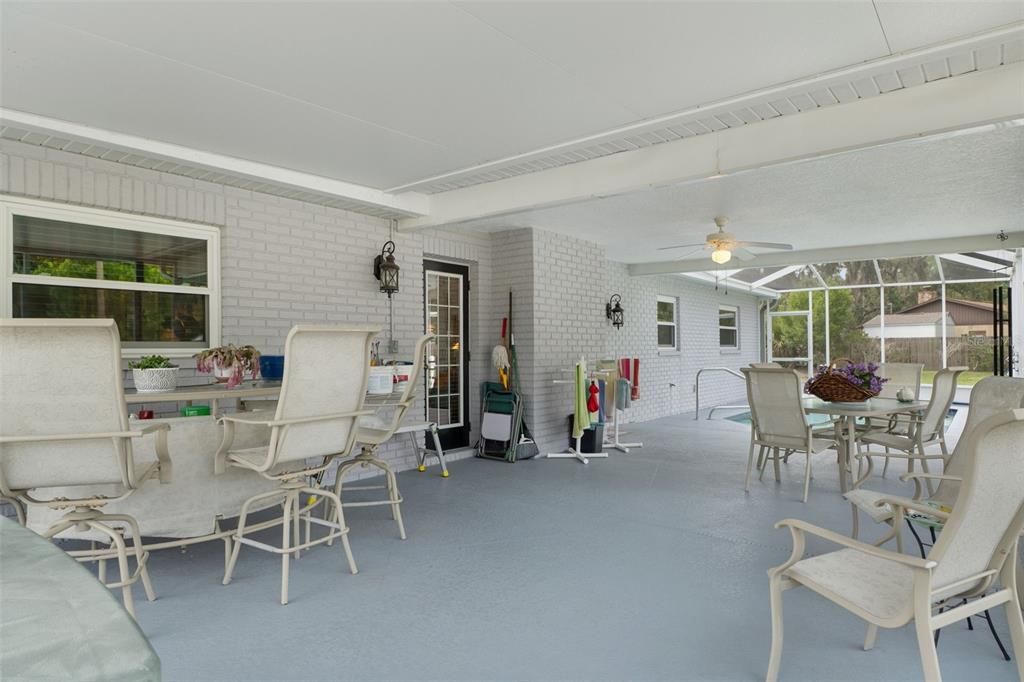 For Sale: $334,900 (2 beds, 2 baths, 1352 Square Feet)