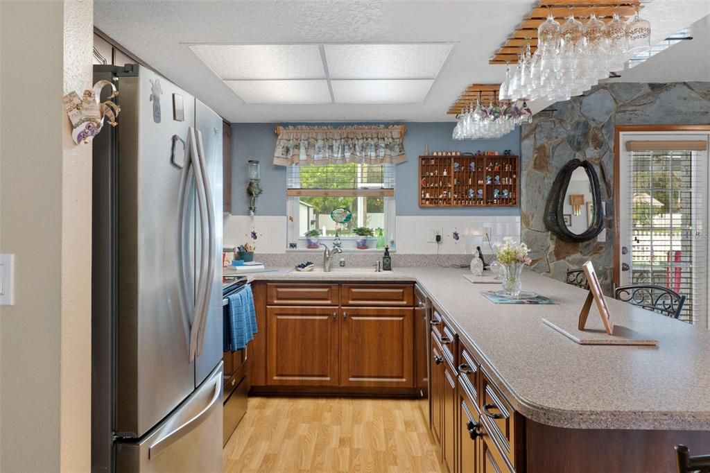 For Sale: $334,900 (2 beds, 2 baths, 1352 Square Feet)
