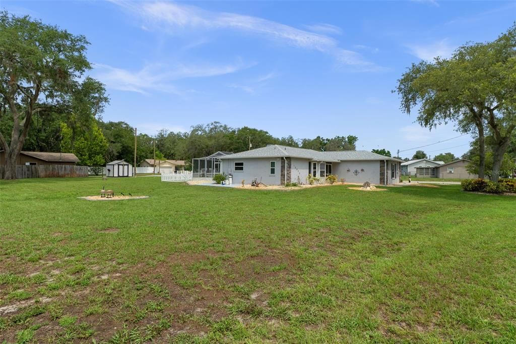 For Sale: $334,900 (2 beds, 2 baths, 1352 Square Feet)