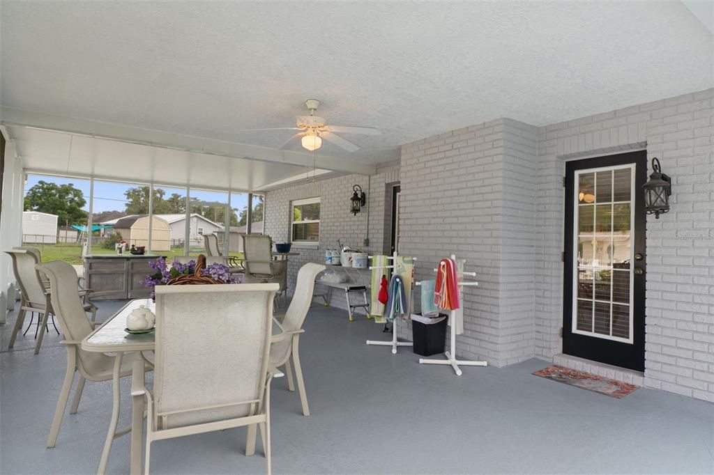 For Sale: $334,900 (2 beds, 2 baths, 1352 Square Feet)