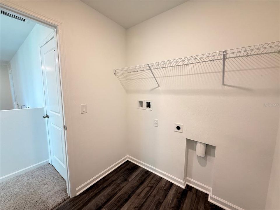 For Sale: $299,000 (3 beds, 2 baths, 1605 Square Feet)