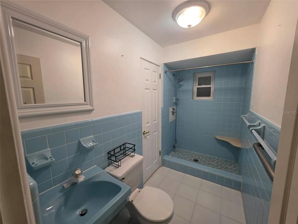 В аренду: $2,620 (5 спален, 3 ванн, 2451 Квадратных фут)