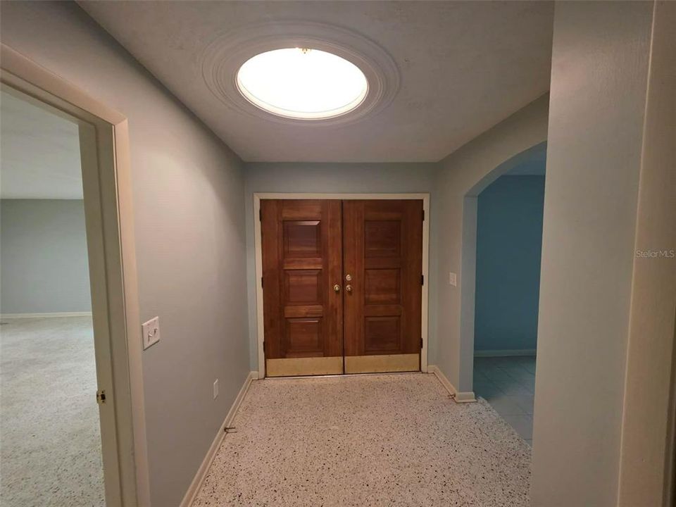 В аренду: $2,620 (5 спален, 3 ванн, 2451 Квадратных фут)