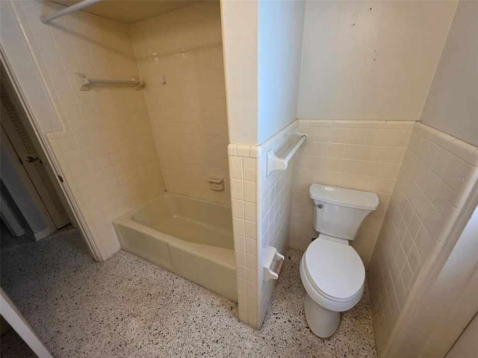 В аренду: $2,620 (5 спален, 3 ванн, 2451 Квадратных фут)