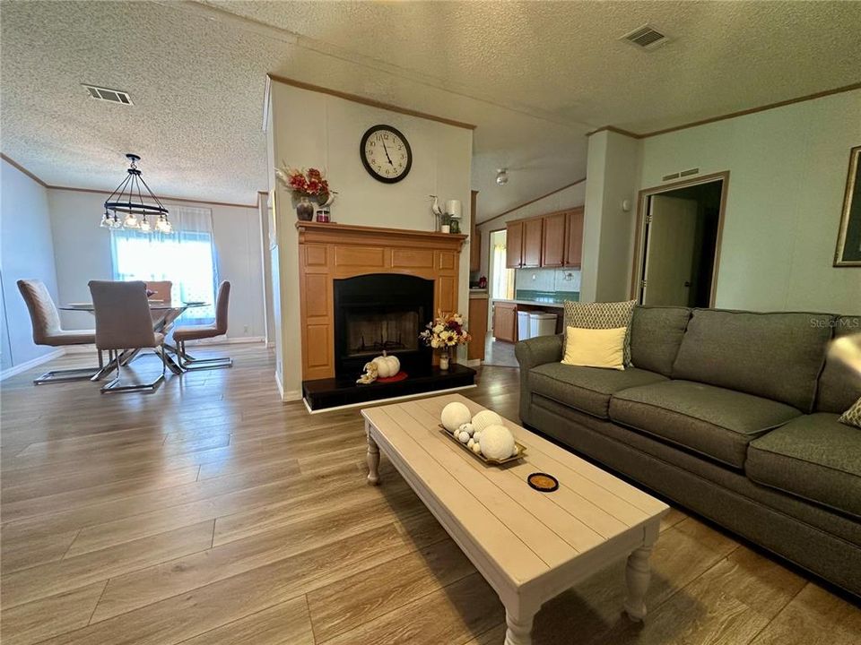 For Sale: $240,000 (3 beds, 2 baths, 1485 Square Feet)