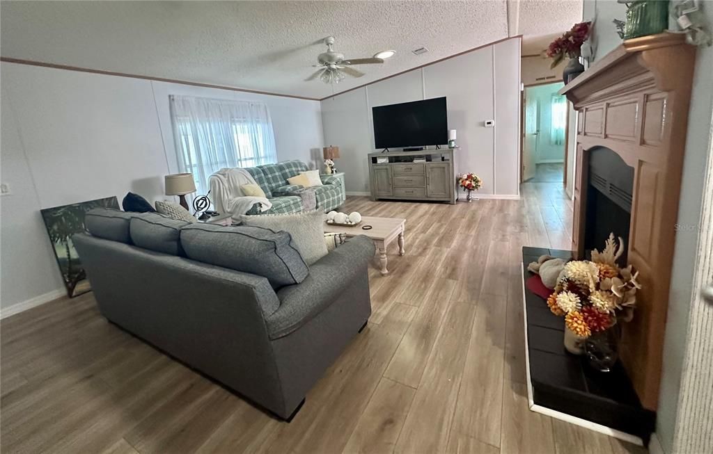 For Sale: $240,000 (3 beds, 2 baths, 1485 Square Feet)