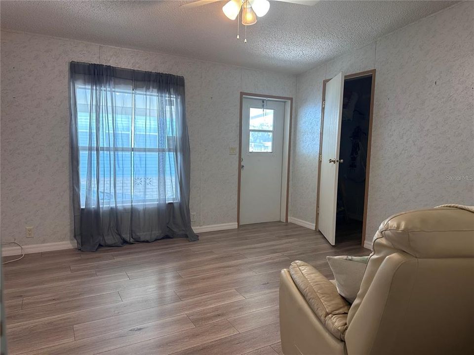 For Sale: $240,000 (3 beds, 2 baths, 1485 Square Feet)