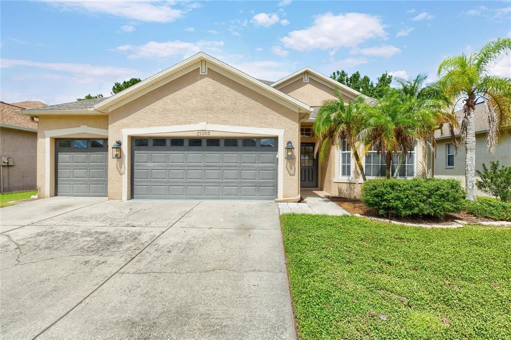 For Rent: $2,895 (4 beds, 3 baths, 2162 Square Feet)