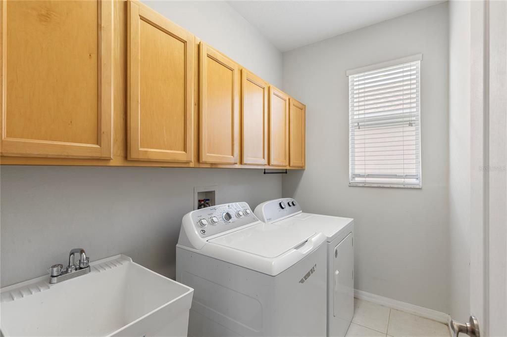 For Rent: $2,895 (4 beds, 3 baths, 2162 Square Feet)