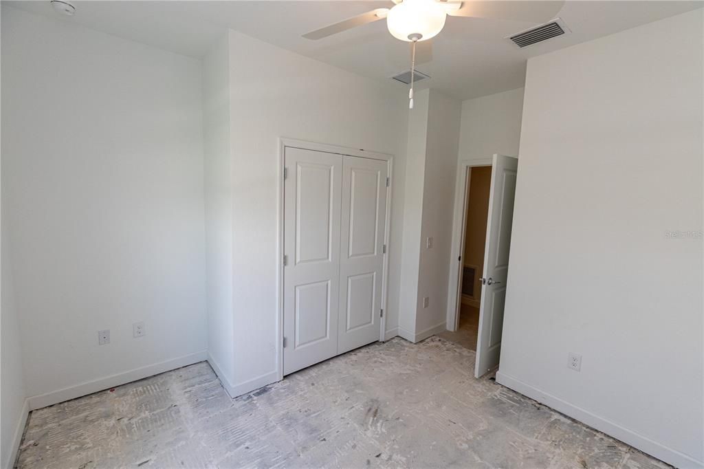 En Venta: $352,597 (4 camas, 3 baños, 1933 Pies cuadrados)