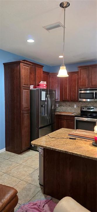 En Venta: $475,000 (4 camas, 2 baños, 2697 Pies cuadrados)