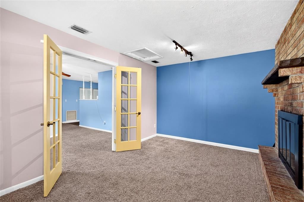 На продажу: $219,900 (3 спален, 2 ванн, 1375 Квадратных фут)