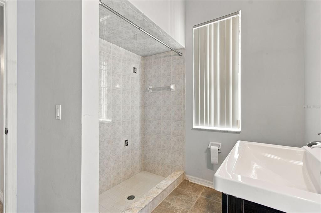 En Venta: $660,000 (4 camas, 3 baños, 2258 Pies cuadrados)