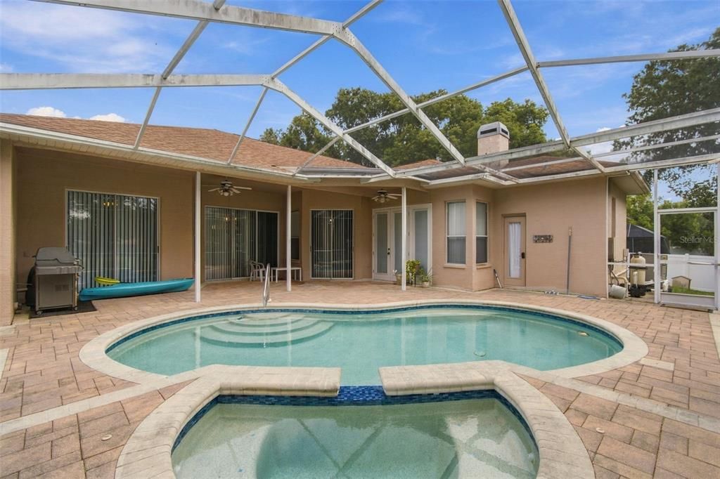 En Venta: $660,000 (4 camas, 3 baños, 2258 Pies cuadrados)