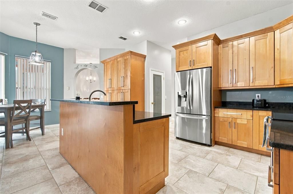 En Venta: $660,000 (4 camas, 3 baños, 2258 Pies cuadrados)