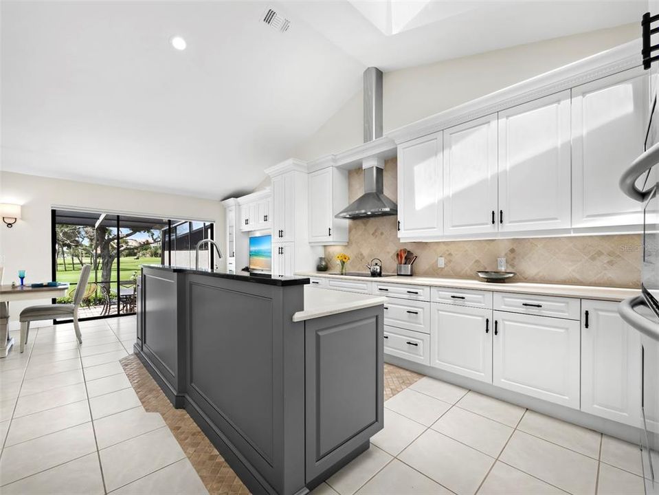 En Venta: $1,495,000 (3 camas, 2 baños, 2204 Pies cuadrados)