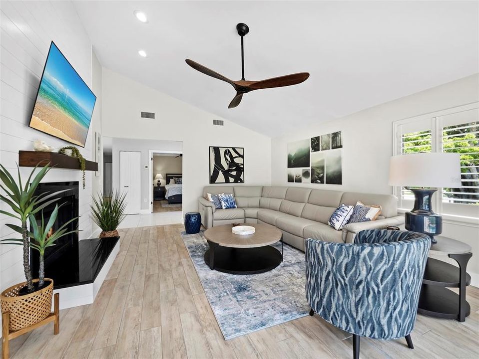 En Venta: $1,495,000 (3 camas, 2 baños, 2204 Pies cuadrados)