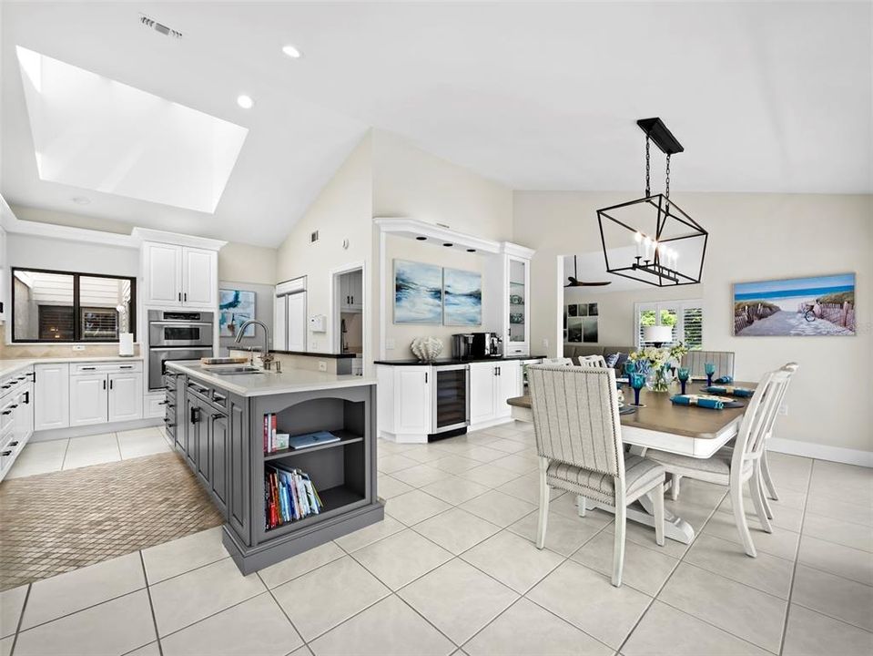 En Venta: $1,495,000 (3 camas, 2 baños, 2204 Pies cuadrados)