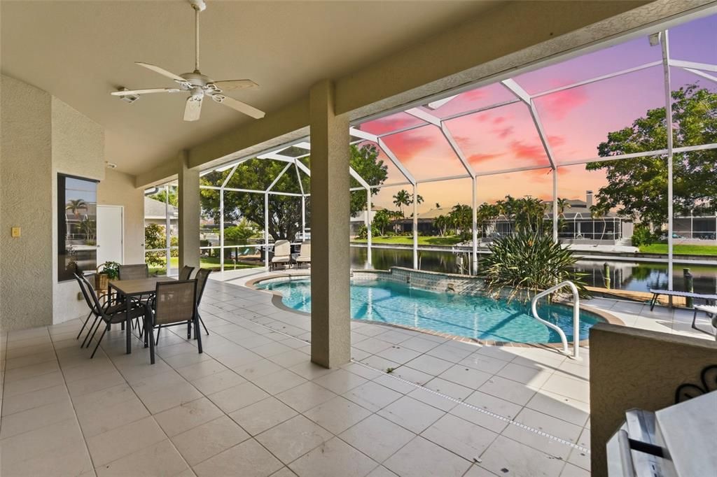For Sale: $700,000 (3 beds, 2 baths, 2210 Square Feet)