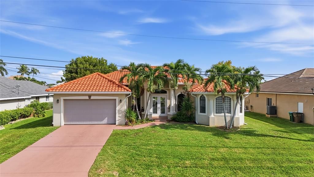 For Sale: $700,000 (3 beds, 2 baths, 2210 Square Feet)