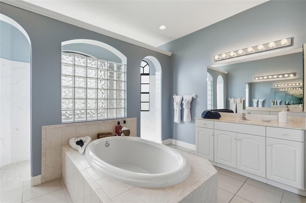 For Sale: $700,000 (3 beds, 2 baths, 2210 Square Feet)