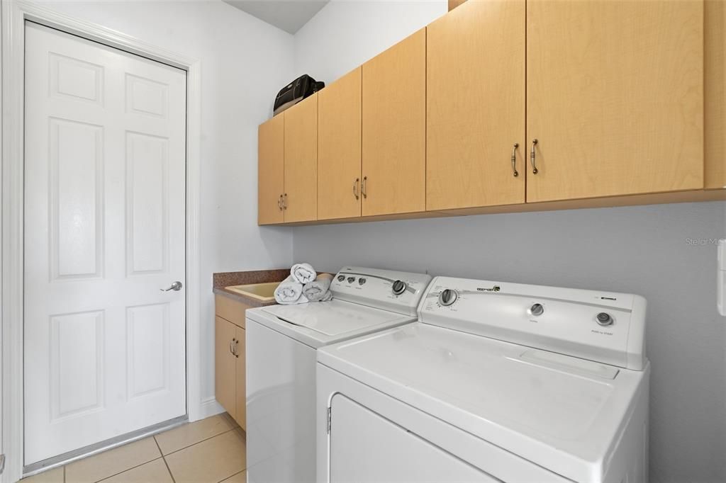 For Sale: $700,000 (3 beds, 2 baths, 2210 Square Feet)