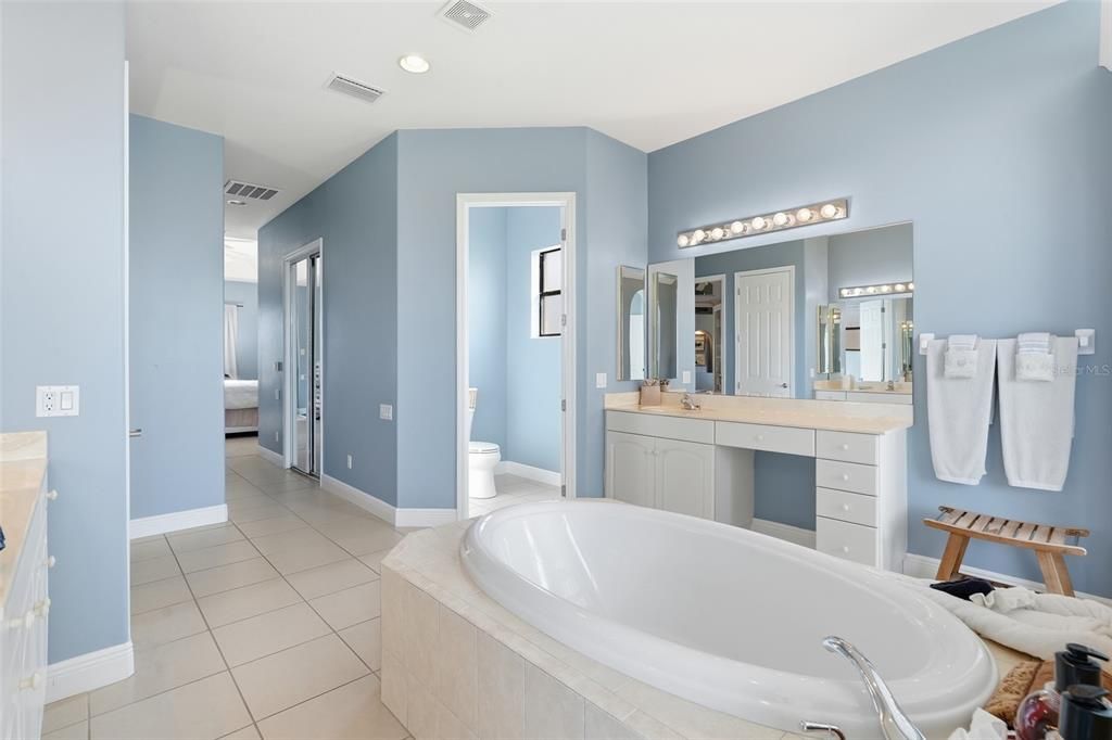 For Sale: $700,000 (3 beds, 2 baths, 2210 Square Feet)