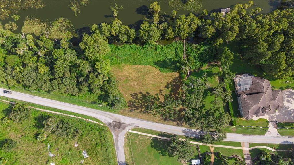 En Venta: $739,000 (1.21 acres)