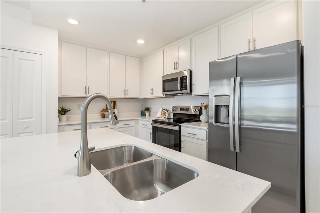 For Sale: $349,000 (3 beds, 2 baths, 1313 Square Feet)