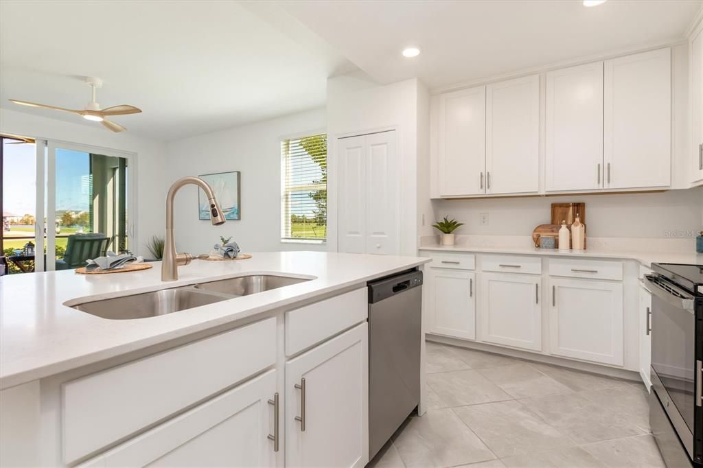 For Sale: $349,000 (3 beds, 2 baths, 1313 Square Feet)