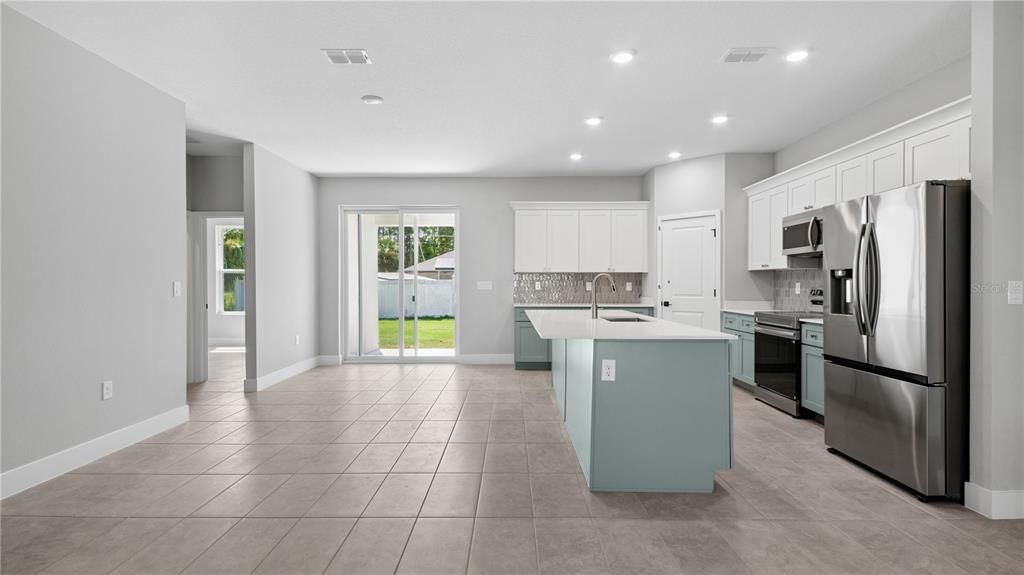 For Sale: $402,900 (4 beds, 3 baths, 2332 Square Feet)