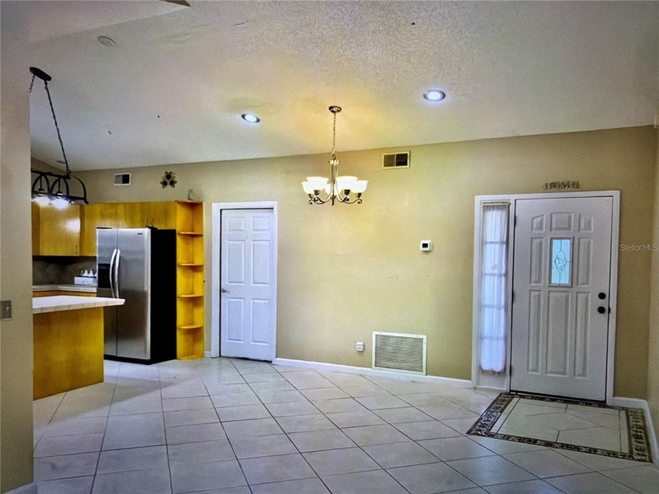 В аренду: $2,295 (3 спален, 2 ванн, 1216 Квадратных фут)