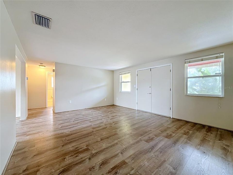 For Sale: $219,900 (3 beds, 2 baths, 1308 Square Feet)
