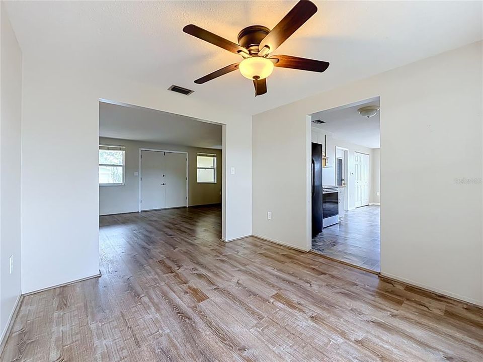 For Sale: $219,900 (3 beds, 2 baths, 1308 Square Feet)