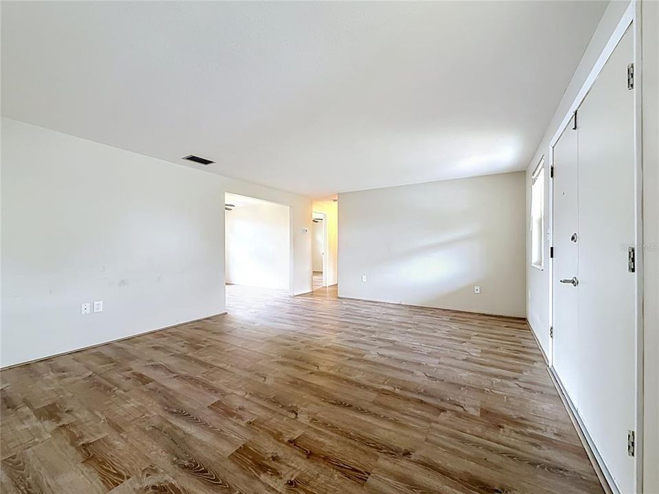For Sale: $219,900 (3 beds, 2 baths, 1308 Square Feet)