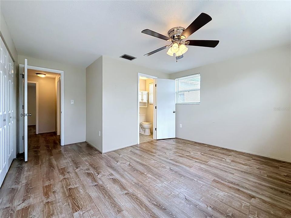 For Sale: $219,900 (3 beds, 2 baths, 1308 Square Feet)