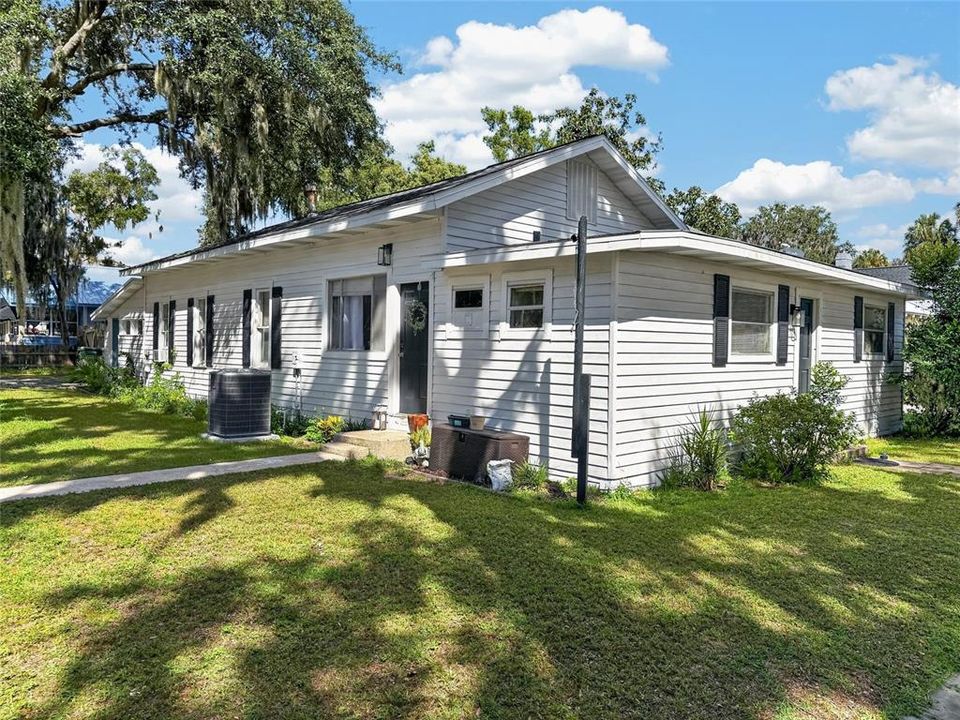 For Sale: $429,000 (4 beds, 4 baths, 2186 Square Feet)