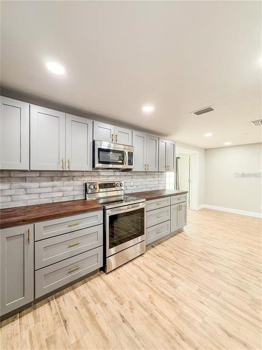 На продажу: $399,999 (3 спален, 2 ванн, 1400 Квадратных фут)